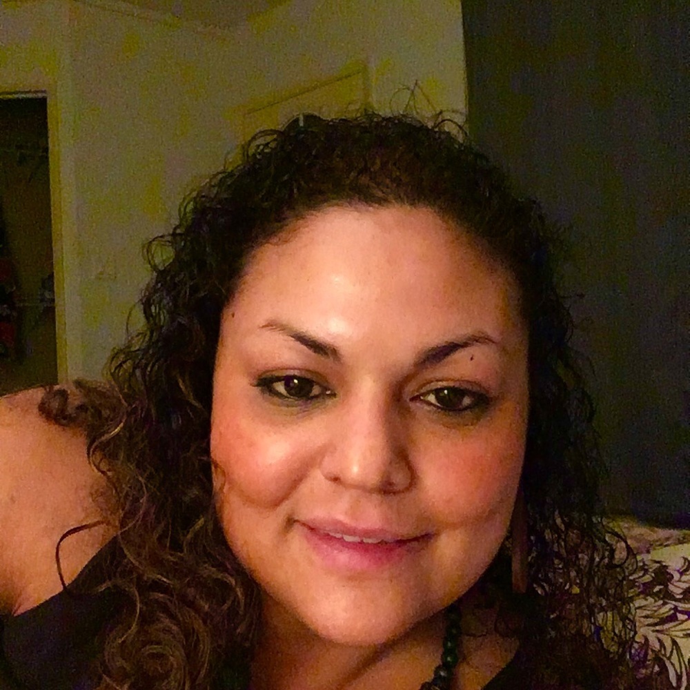 Meet your Posher, Elisa